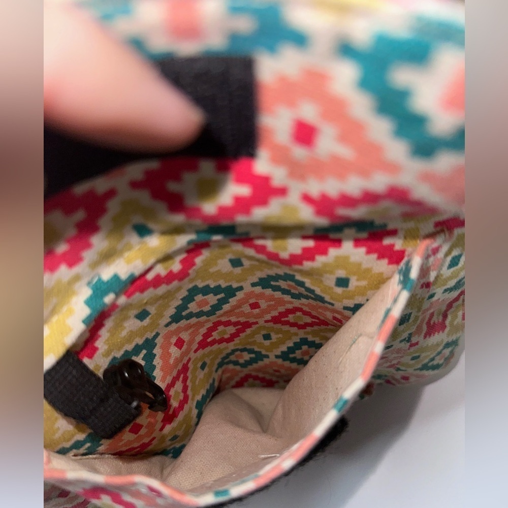 Kavu Geometric Pink and Green Crossbody Bag - Picture 6 of 10